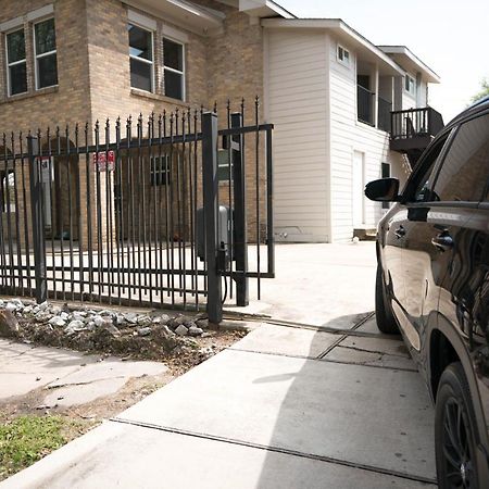 East Downtown Bungalow Houston Exterior photo