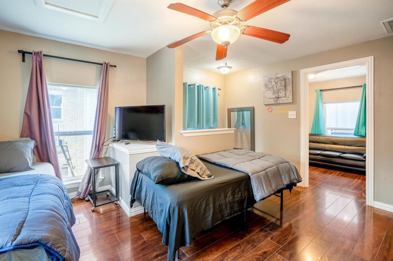 East Downtown Bungalow Houston Exterior photo